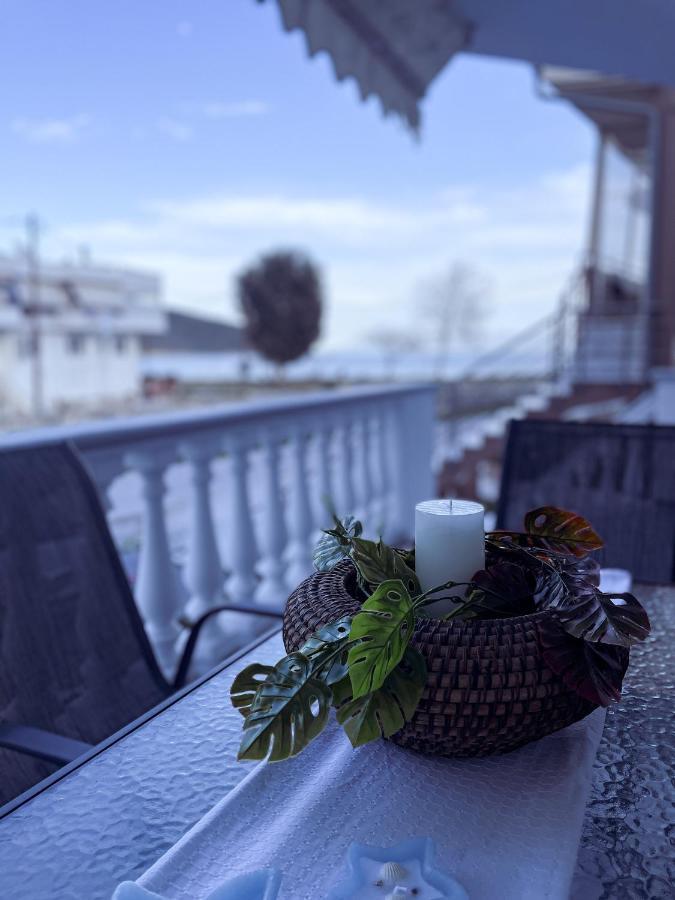 Coastline Apartment Néa Péramos Екстериор снимка